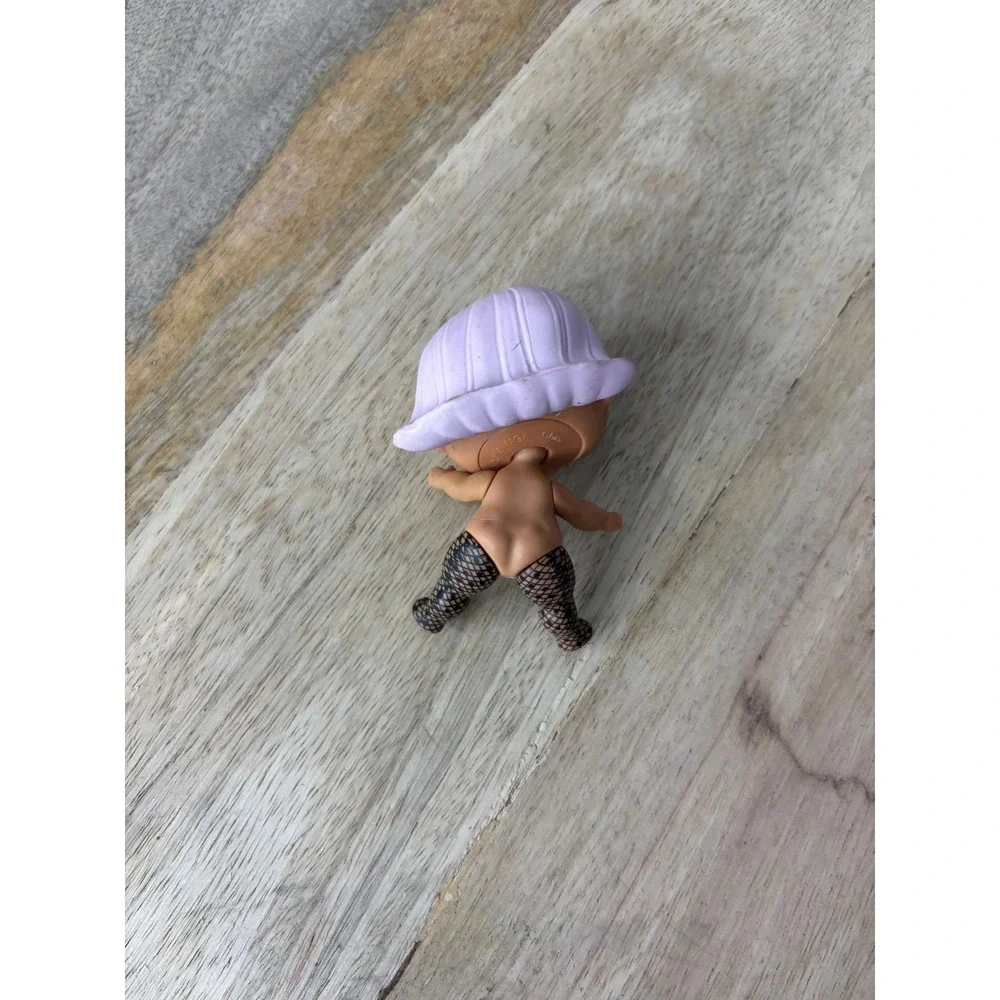 MGA LOL Surprise Lil Sister Doll Lavender Hair Fishnet Leggings Figure 1.5in